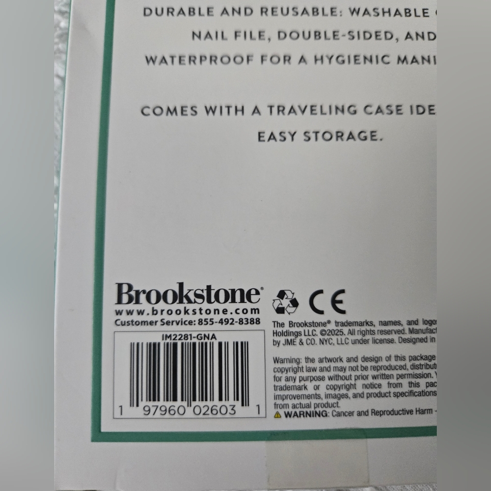 Brookstone- Glass Nail Files w/ Protective Case - Picture 4 of 5